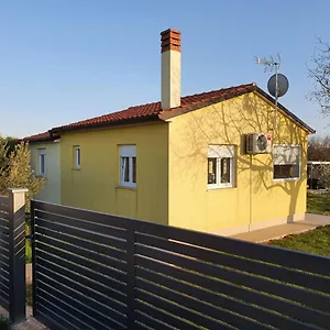 House Romi , Pula Kroatien